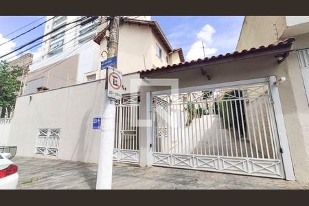 Casa de condomínio à venda com 160m², 3 quartos e 3 vagas Casa de condomínio à venda com 160m², 3 quartos e 3 vagasFachada