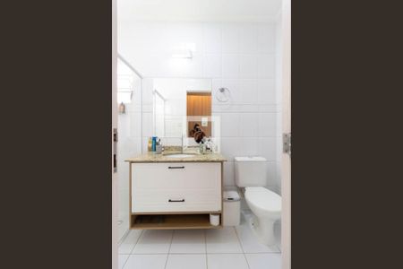 Casa de condomínio à venda com 160m², 3 quartos e 3 vagas Casa de condomínio à venda com 160m², 3 quartos e 3 vagasBanheiro Suíte