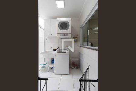 Casa de condomínio à venda com 160m², 3 quartos e 3 vagas Casa de condomínio à venda com 160m², 3 quartos e 3 vagasÁrea de serviço