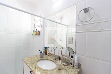 Casa de condomínio à venda com 160m², 3 quartos e 3 vagas Casa de condomínio à venda com 160m², 3 quartos e 3 vagasBanheiro Suíte