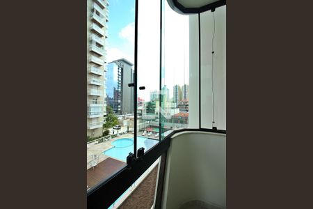 Apartamento à venda com 240m², 4 quartos e 3 vagasSacada do Quarto 1 - Suíte