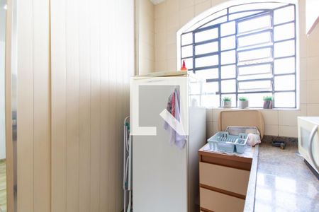 Casa à venda com 240m², 4 quartos e 2 vagas Casa à venda com 240m², 4 quartos e 2 vagasCozinha