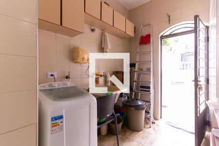 Casa à venda com 240m², 4 quartos e 2 vagas Casa à venda com 240m², 4 quartos e 2 vagasÁrea de serviço
