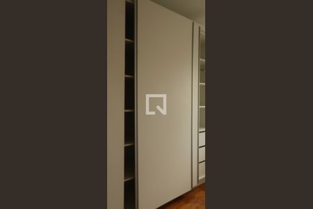 Quarto 1 - Armários de apartamento para alugar com 4 quartos, 130m² em Itaigara, Salvador