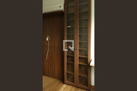 Detalhe do Banheiro da Suite de apartamento para alugar com 4 quartos, 130m² em Itaigara, Salvador
