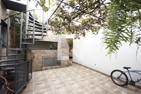 Casa à venda com 250m², 3 quartos e 4 vagasQuintal