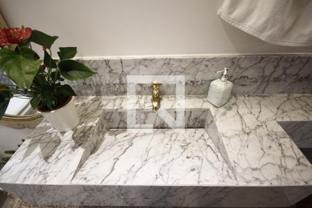 Casa à venda com 250m², 3 quartos e 4 vagasLavabo