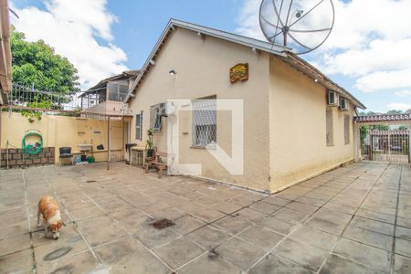 Casa à venda com 360m², 3 quartos e 2 vagasQuintal