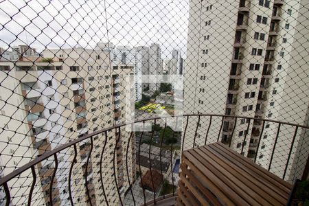 Apartamento à venda com 107m², 3 quartos e 2 vagasVaranda do Quarto 3