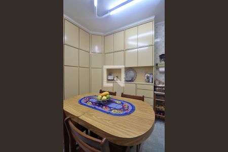 Casa à venda com 171m², 3 quartos e 2 vagasCozinha