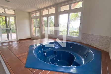 Casa de condomínio à venda com 1400m², 5 quartos e 6 vagasPiscina Coberta