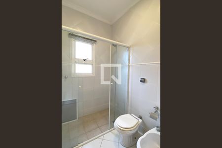 Casa de condomínio à venda com 1400m², 5 quartos e 6 vagasBanheiro da Suíte 2