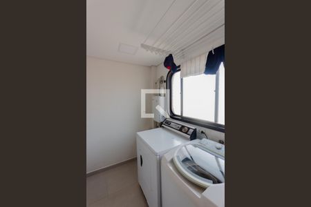 Apartamento à venda com 140m², 3 quartos e 2 vagas Apartamento à venda com 140m², 3 quartos e 2 vagasÁrea de Serviço