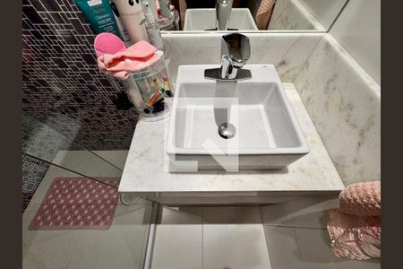 Apartamento à venda com 160m², 3 quartos e 3 vagas Apartamento à venda com 160m², 3 quartos e 3 vagasBanheiro da suíte 1