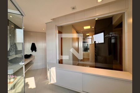 Apartamento à venda com 160m², 3 quartos e 3 vagas Apartamento à venda com 160m², 3 quartos e 3 vagasBanheiro suíte 3