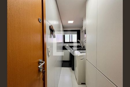 Apartamento à venda com 160m², 3 quartos e 3 vagas Apartamento à venda com 160m², 3 quartos e 3 vagasLavanderia