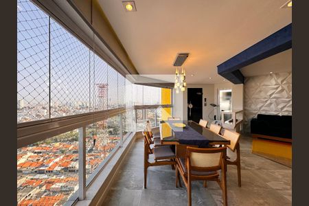 Apartamento à venda com 160m², 3 quartos e 3 vagas Apartamento à venda com 160m², 3 quartos e 3 vagasVaranda gourmet