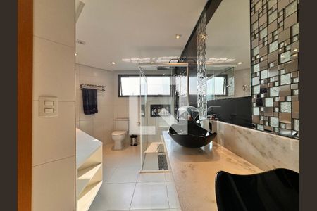 Apartamento à venda com 160m², 3 quartos e 3 vagas Apartamento à venda com 160m², 3 quartos e 3 vagasBanheiro suíte 3