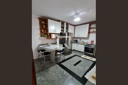 Casa de condomínio à venda com 167m², 3 quartos e 2 vagas