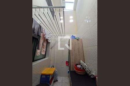 Casa de condomínio à venda com 167m², 3 quartos e 2 vagas