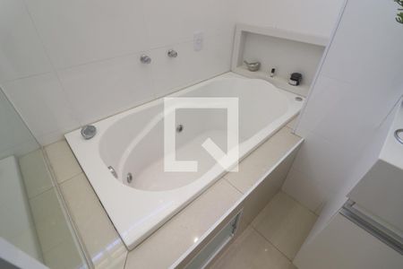 Casa à venda com 277m², 4 quartos e 5 vagasBanheiro Quarto 2