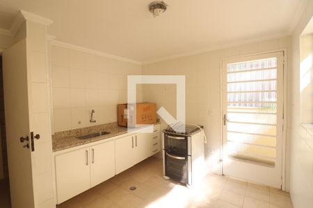 Casa à venda com 277m², 4 quartos e 5 vagasCozinha 2