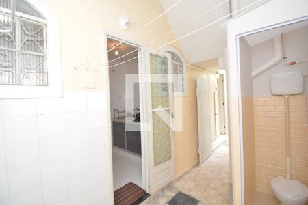 Casa à venda com 77m², 2 quartos e 1 vagaÁrea de Serviço