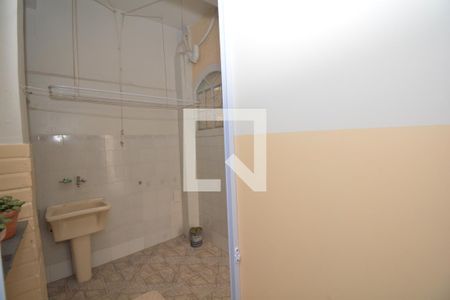 Casa à venda com 77m², 2 quartos e 1 vagaBanheiro de Serviço