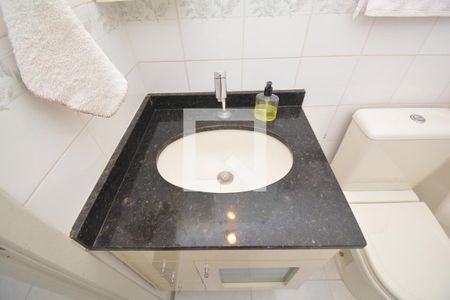 Casa à venda com 77m², 2 quartos e 1 vagaBanheiro