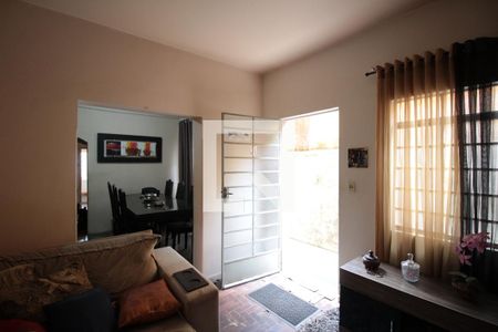 Casa à venda com 360m², 6 quartos e 1 vagaCasa 2 - Sala