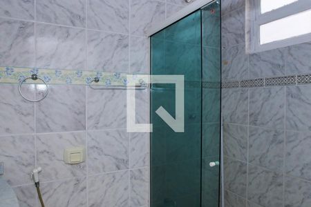 Casa à venda com 180m², 4 quartos e 7 vagas Casa à venda com 180m², 4 quartos e 7 vagasBanheiro / Closet do Quarto 3 - Suíte (2º Andar)