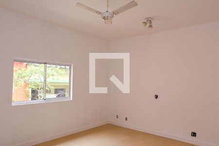 Casa à venda com 180m², 4 quartos e 7 vagas Casa à venda com 180m², 4 quartos e 7 vagasQuarto 1 - Suíte (2º Andar)