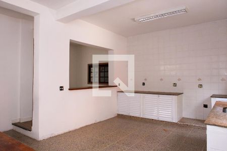 Casa à venda com 180m², 4 quartos e 7 vagas Casa à venda com 180m², 4 quartos e 7 vagasCozinha (1º Andar)