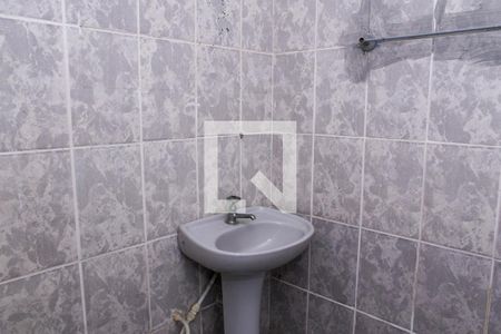 Casa à venda com 180m², 4 quartos e 7 vagas Casa à venda com 180m², 4 quartos e 7 vagasBanheiro de Serviço (1º Andar)