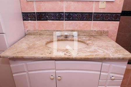 Casa à venda com 180m², 4 quartos e 7 vagas Casa à venda com 180m², 4 quartos e 7 vagasBanheiro do Quarto 2 - Suíte (2º Andar)