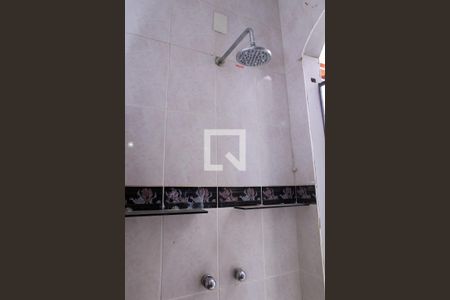 Casa à venda com 180m², 4 quartos e 7 vagas Casa à venda com 180m², 4 quartos e 7 vagasBanheiro / Closet do Quarto 1 - Suíte (2º Andar)