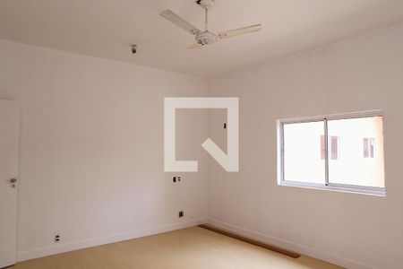 Casa à venda com 180m², 4 quartos e 7 vagas Casa à venda com 180m², 4 quartos e 7 vagasQuarto 1 - Suíte (2º Andar)