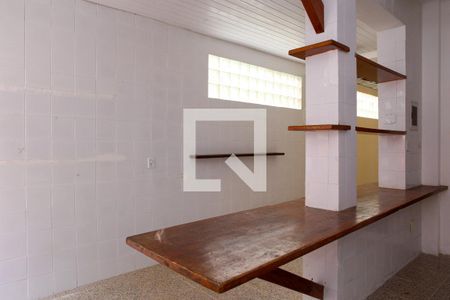 Casa à venda com 180m², 4 quartos e 7 vagas Casa à venda com 180m², 4 quartos e 7 vagasCozinha (1º Andar)