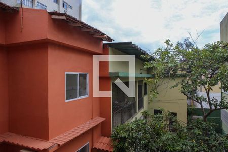 Casa à venda com 180m², 4 quartos e 7 vagas Casa à venda com 180m², 4 quartos e 7 vagasVista da Sala 1 (2º Andar)