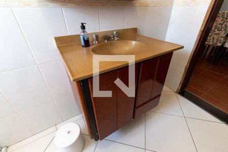 Casa à venda com 160m², 3 quartos e 1 vagaBanheiro 2