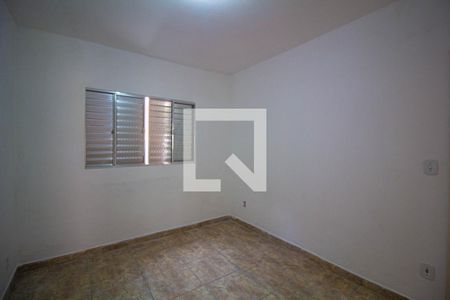 Quarto 2 de casa para alugar com 2 quartos, 215m² em Vila Carmosina, São Paulo