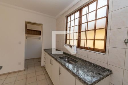 Cozinha  de casa de condomínio para alugar com 2 quartos, 60m² em Residencial Burato, Campinas