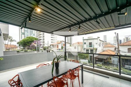 Casa à venda com 200m², 3 quartos e 3 vagas Casa à venda com 200m², 3 quartos e 3 vagasTerraço