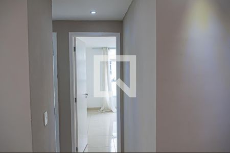 corredor de apartamento para alugar com 2 quartos, 58m² em Taquara, Rio de Janeiro