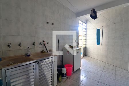 Casa à venda com 520m², 4 quartos e sem vagaLavanderia