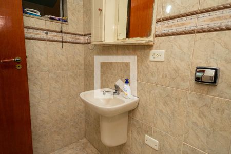 Casa à venda com 199m², 3 quartos e 2 vagas Casa à venda com 199m², 3 quartos e 2 vagasBanheiro Social