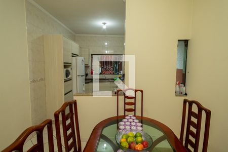 Casa à venda com 199m², 3 quartos e 2 vagas Casa à venda com 199m², 3 quartos e 2 vagasSala de Jantar