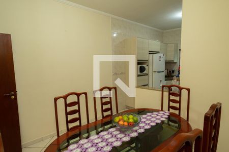 Casa à venda com 199m², 3 quartos e 2 vagas Casa à venda com 199m², 3 quartos e 2 vagasSala de Jantar