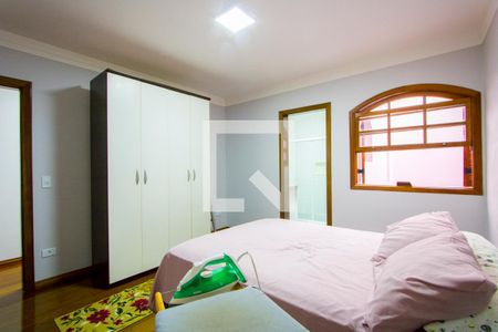 Casa à venda com 320m², 3 quartos e 5 vagas Casa à venda com 320m², 3 quartos e 5 vagasQuarto 2 - Suíte