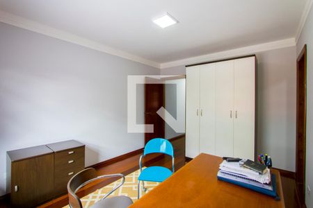 Casa à venda com 320m², 3 quartos e 5 vagas Casa à venda com 320m², 3 quartos e 5 vagasQuarto 3 - Suíte